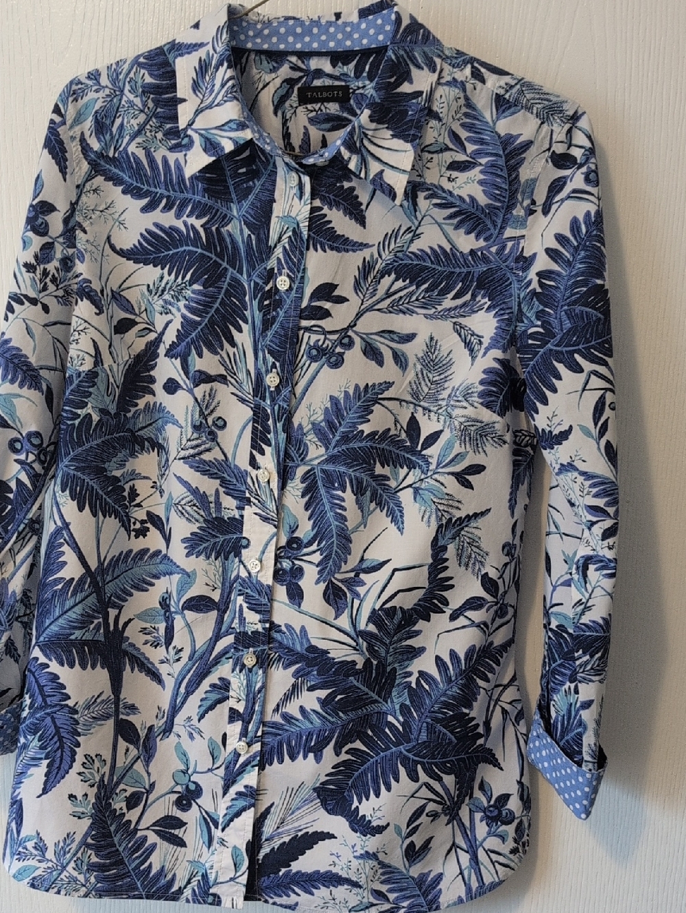 Talbots Blue & White Tropical Print Button-Up Blouse Size Med.